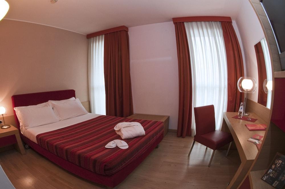 Hotel Remilia Reggio d'Emilie Extérieur photo