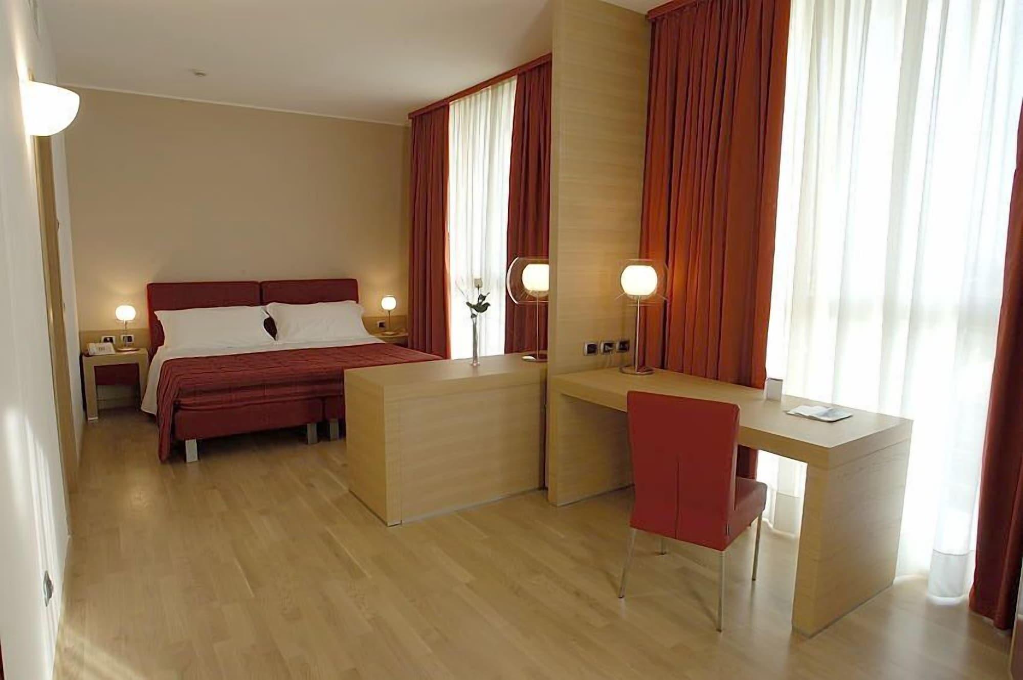 Hotel Remilia Reggio d'Emilie Extérieur photo