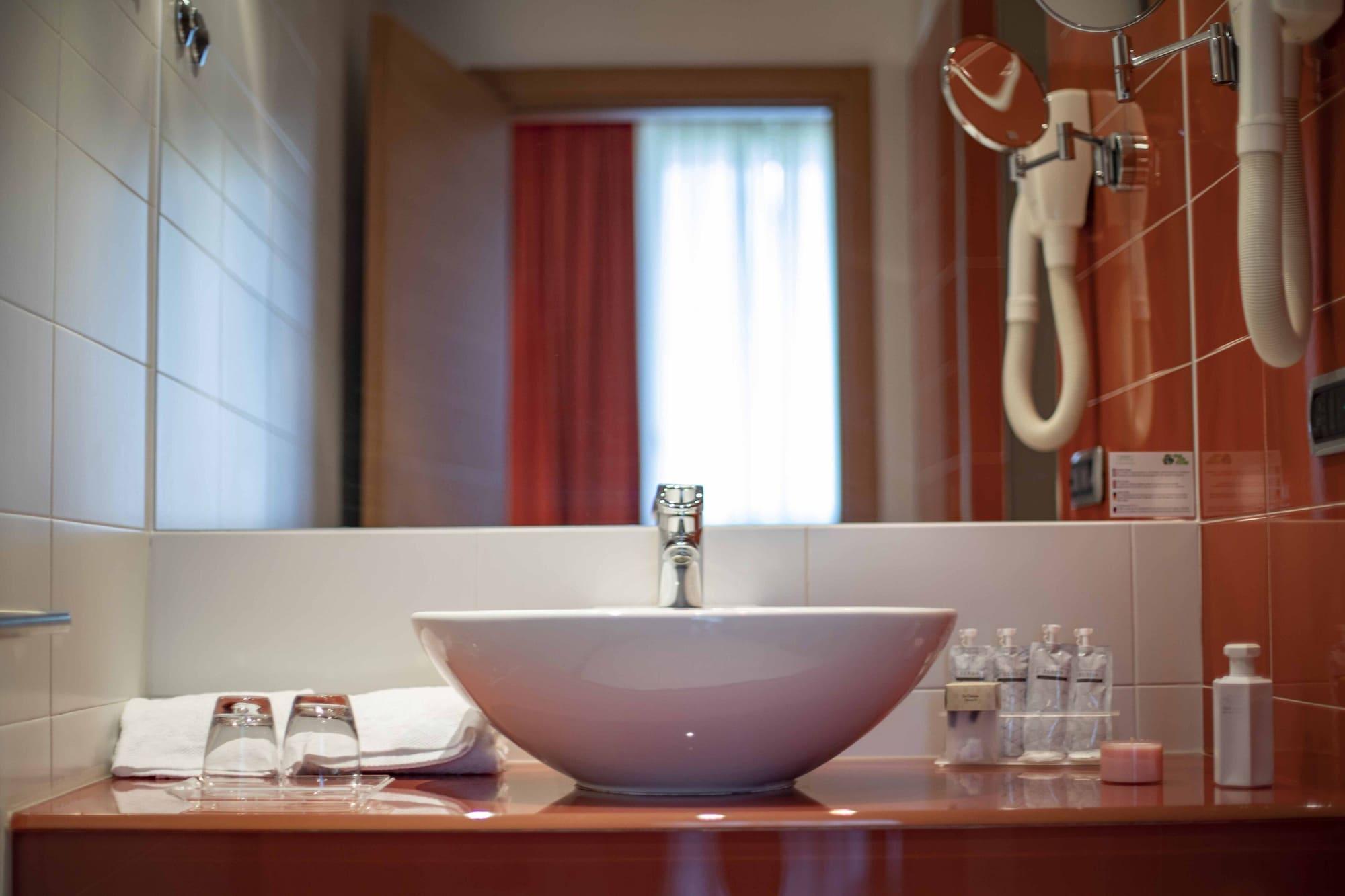 Hotel Remilia Reggio d'Emilie Extérieur photo