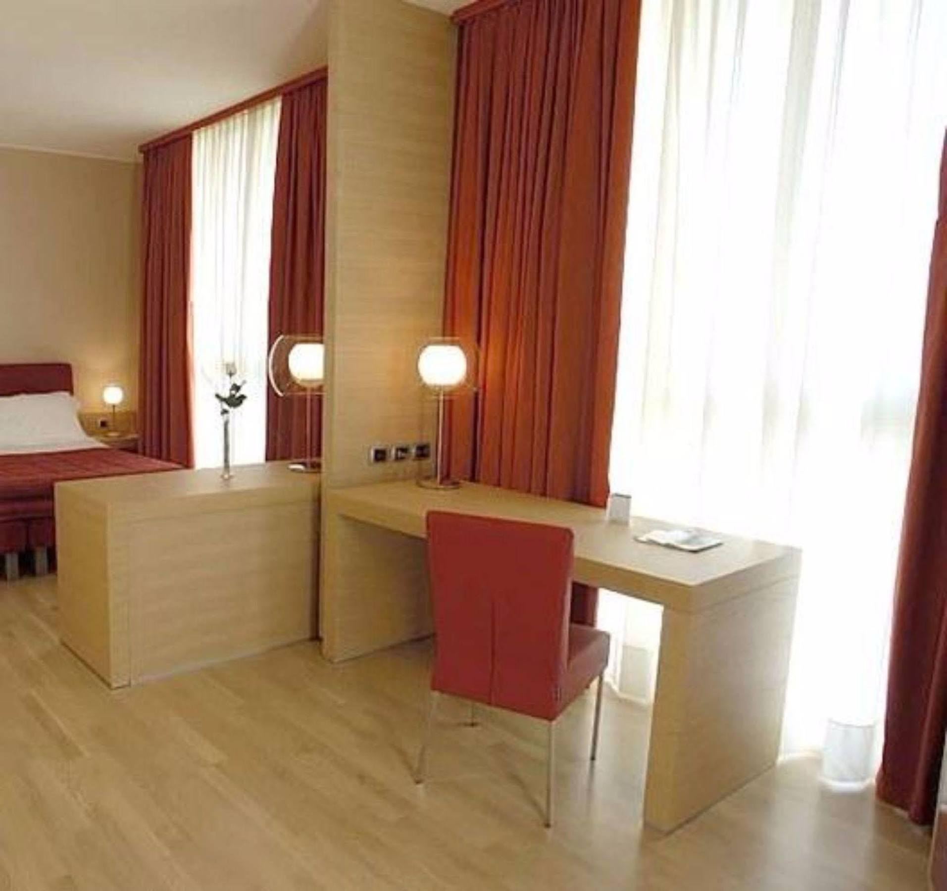 Hotel Remilia Reggio d'Emilie Extérieur photo