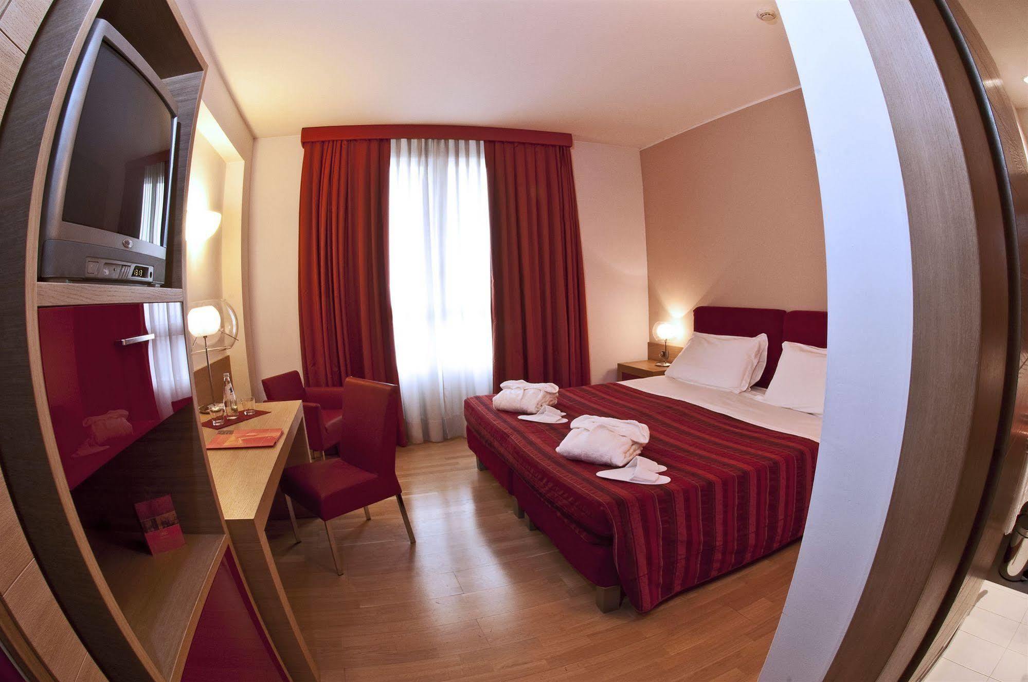 Hotel Remilia Reggio d'Emilie Extérieur photo